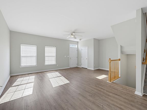 4th image of 2910 Barrymore St