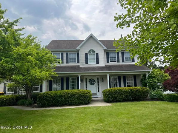 12 Wyngate Drive, Glenmont, NY 12077