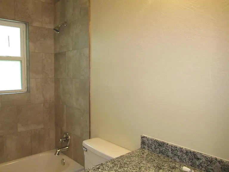 1530 Melrose Dr — Photo 12