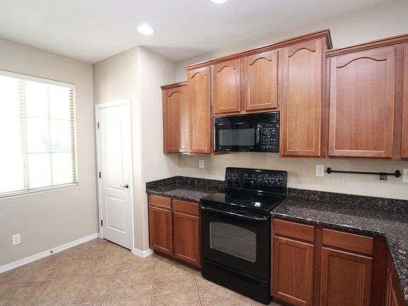 4th image of 29302 N 67th Dr