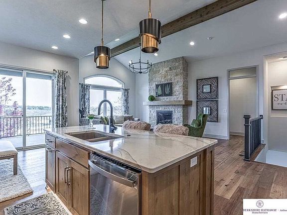 4th image of 10609 S 126th Ct