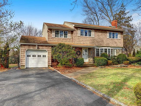 2nd image of 12 Dogwood Dr