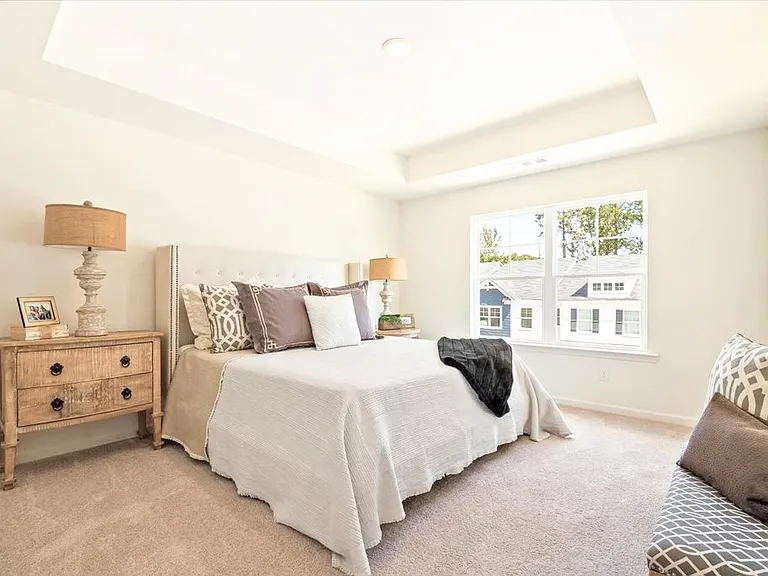 2036 Woodbine Way — Photo 4