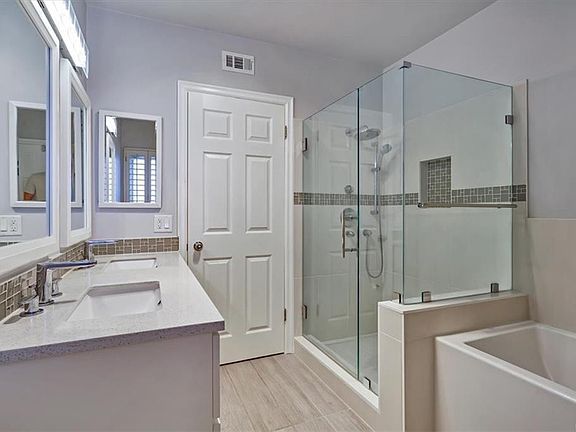 4th image of 23161 Gainford St