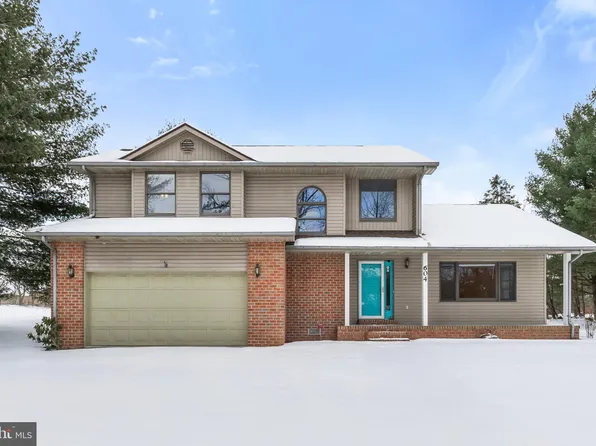 604 Lakeview Dr, Cross Junction, VA 22625