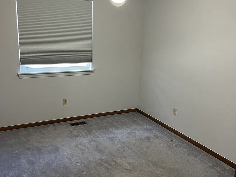 5500 Edgar Rd — Photo 6