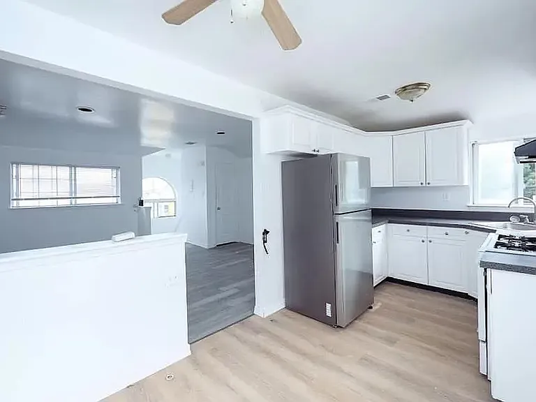 1312 Richmond Ave — Photo 9