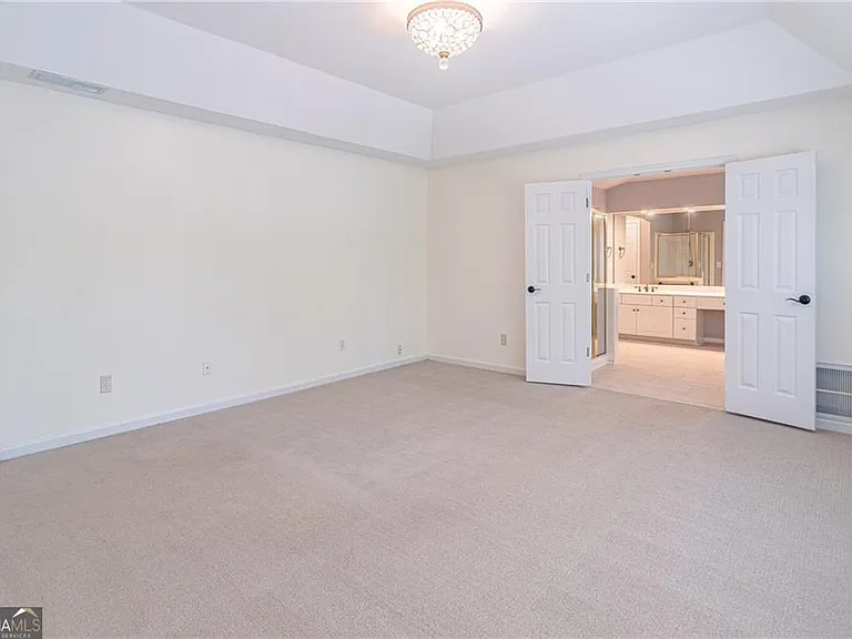 5491 Oxford Chase Way — Photo 32