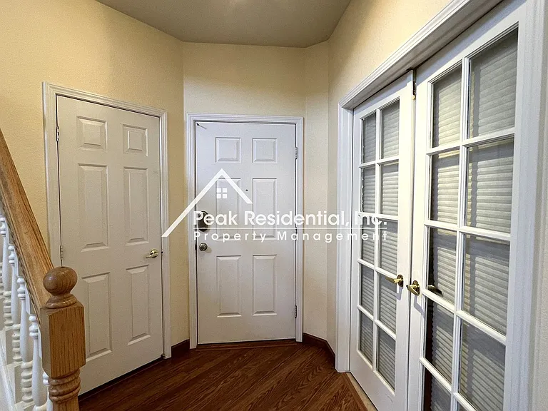 402 Harlow Ct — Photo 4