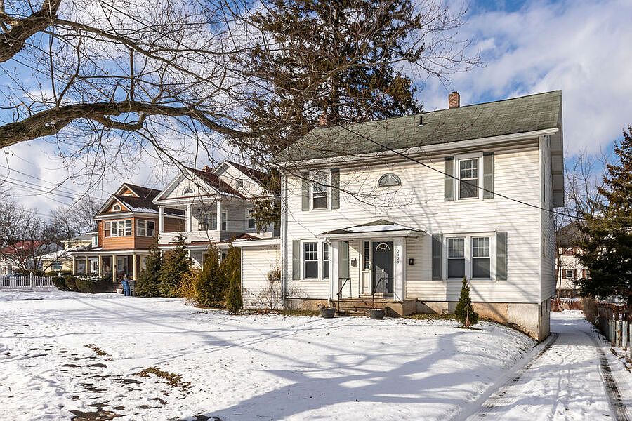 1st image of 2129 James St #2