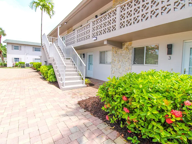 1686 Blue Point Ave #B7 — Photo 6