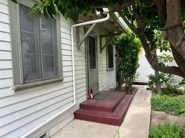 411 E Anapamu St, Santa Barbara, CA 93101