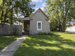 20 S Central St, Buckner, MO 64016