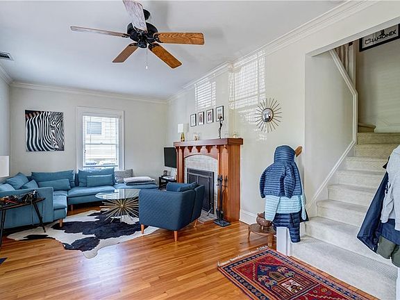 4th image of 2879 Lookout Pl NE