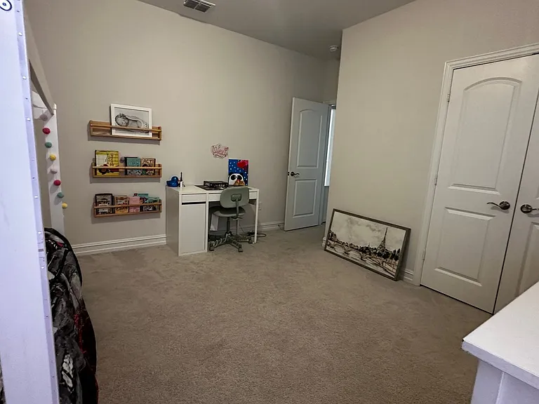 2616 Melrose Dr — Photo 7