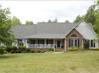 40 Lakeview Rd, Fountain Inn, SC 29644