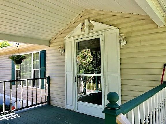 3rd image of 114 Bennett Dr