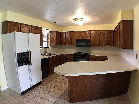 4th image of 2688 Laguna Dr