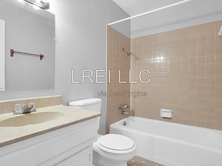 176 Thistlewood Ave #3 — Photo 7
