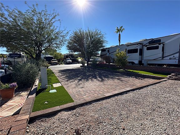 4th image of 843 Pelican Way