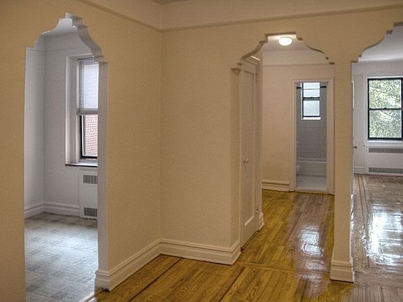 2nd image of 2728 Kings Hwy APT C9