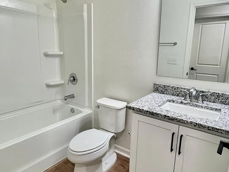 703 Stoney Point Cir — Photo 16