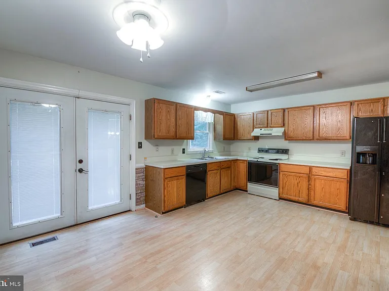 12820 Lake Wilderness Ln — Photo 5