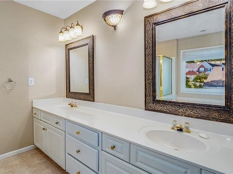 11380 Crossington Rd — Photo 13