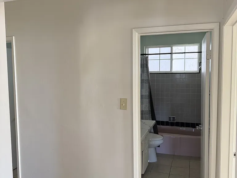 1001 Hammond St — Photo 7