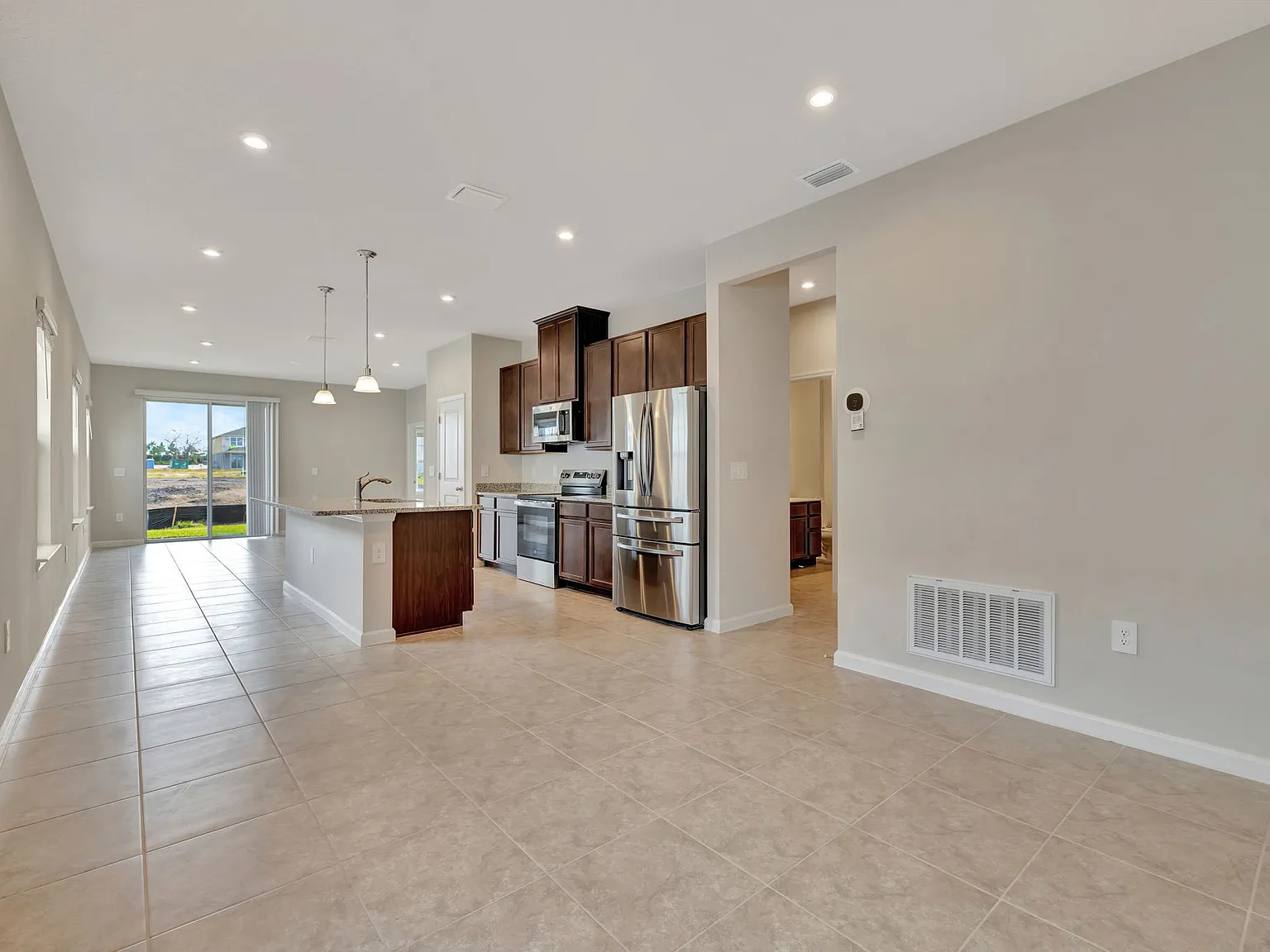3 bed, 1501 sqft, $2,500 — Photo 4