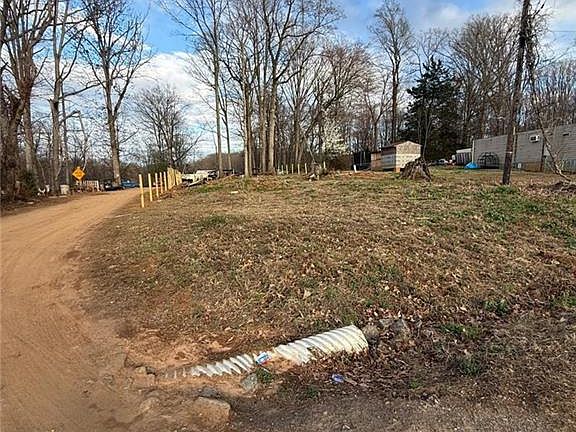 2nd image of 220 Norman Ridge Ln