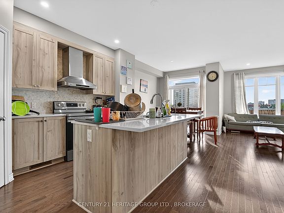 5th image of 1364 Demers Ave