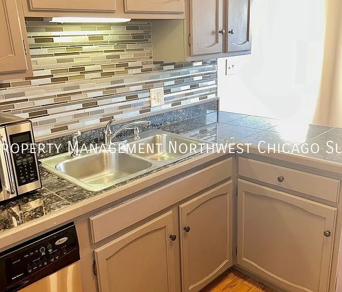 1228 Knottingham Ct #2B — Photo 16