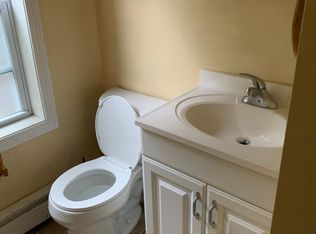 402 3rd Ave APT 2, West Haven, CT 06516