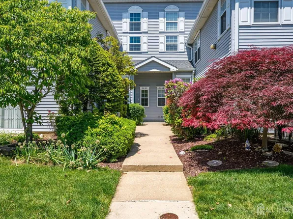 1031 Tarragon Ct, Morganville, NJ 07751