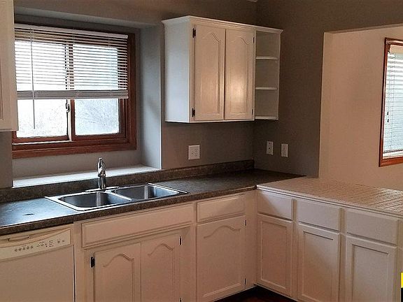 5th image of 4811 N 126th St