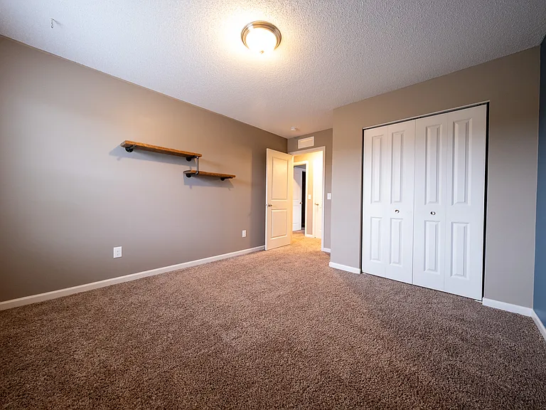 15141 Emory Cir — Photo 18