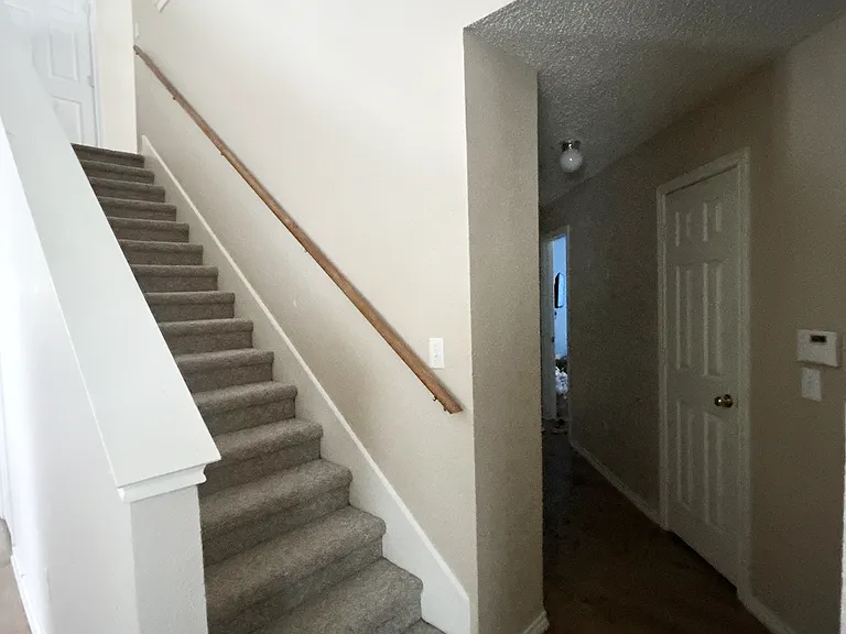 2809 Hawthorne Ln — Photo 4