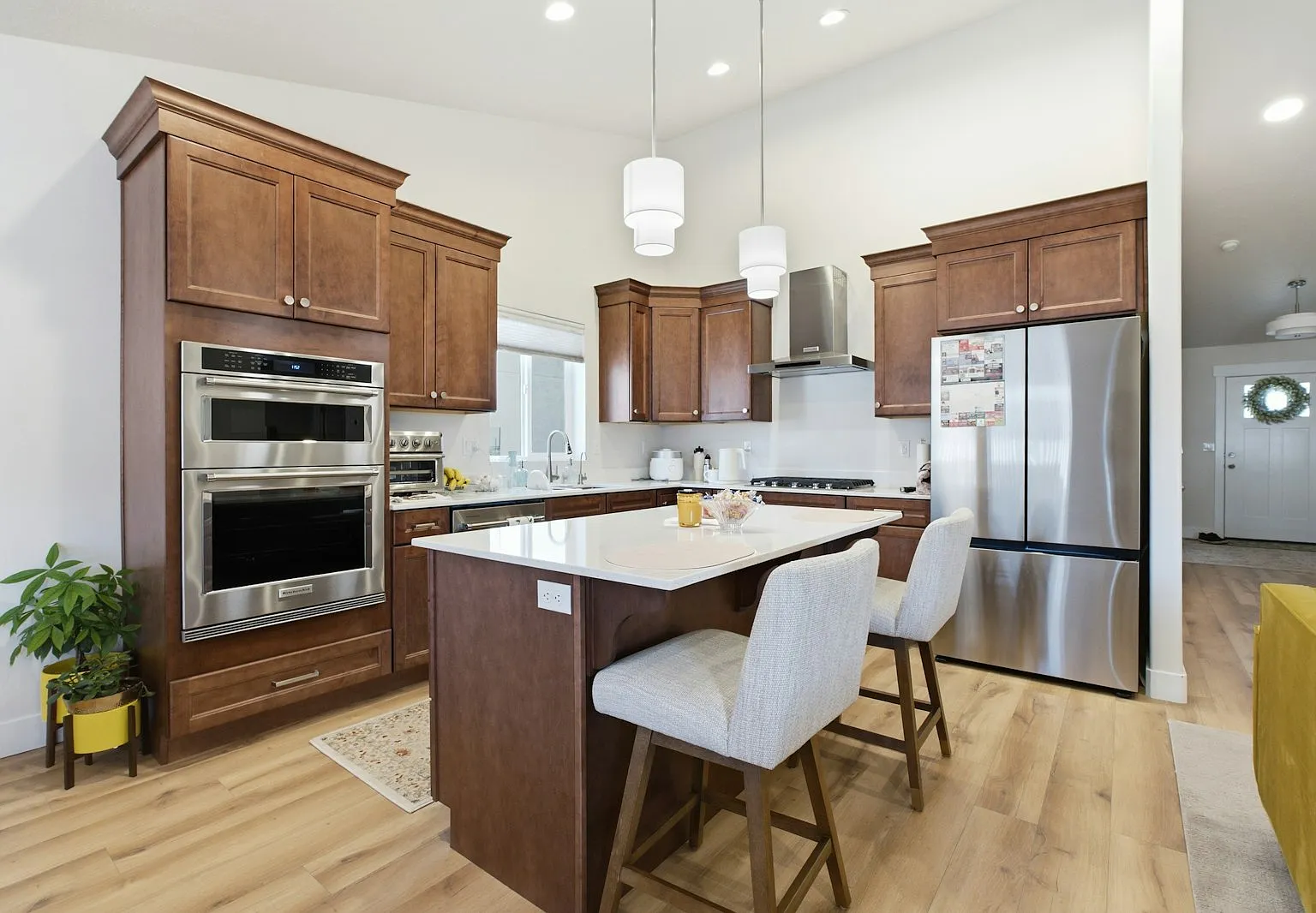 617 N Bennedict Drive — Photo 2