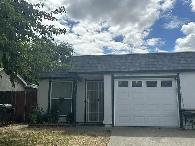 2 bed, 1.0 bath, 950 sqft, $1,795