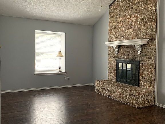 Open Living - Fireplace