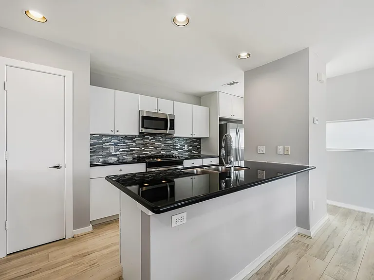 6908 Yellowstone Way Dr — Photo 19