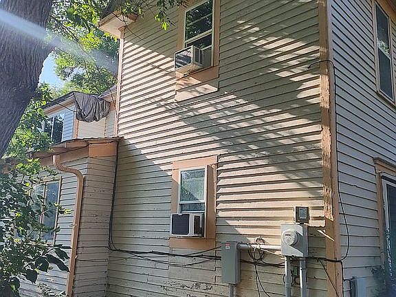 3rd image of 204 4th St N