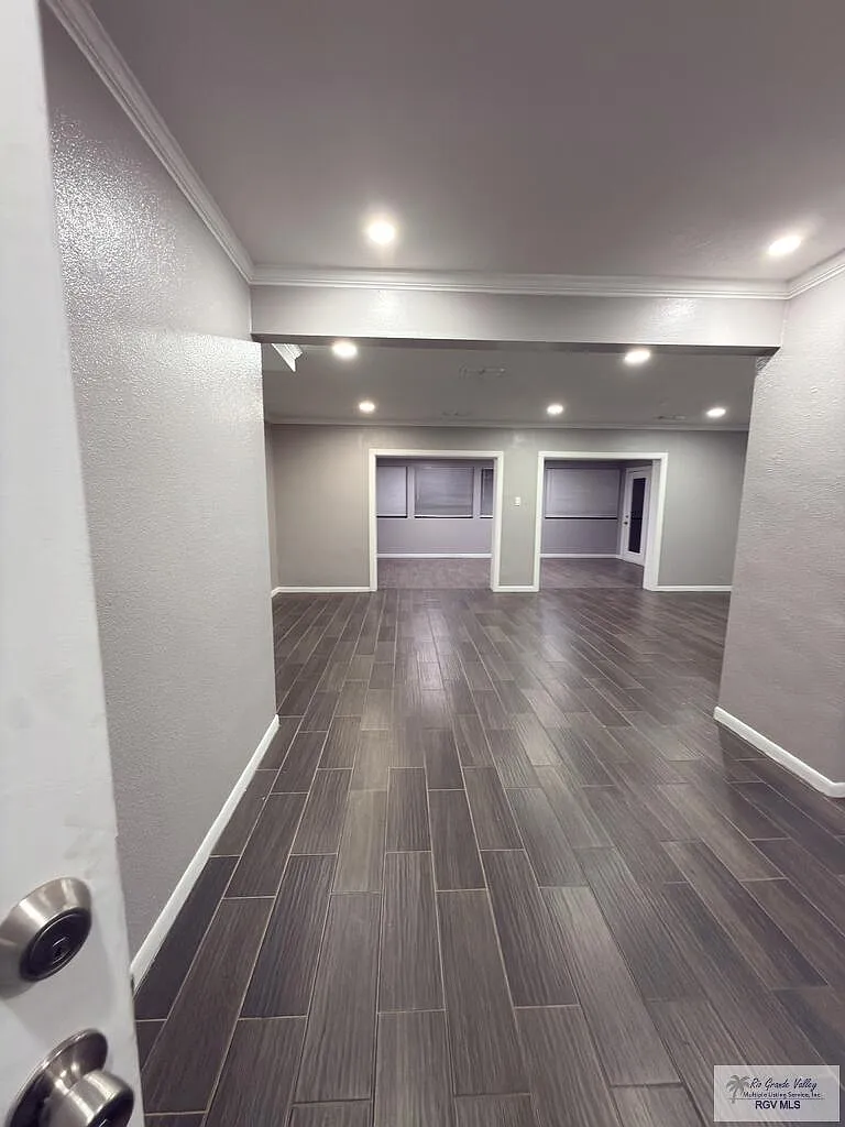4 bed, 4.0 bath, 2271 sqft, $2,550 — Photo 3