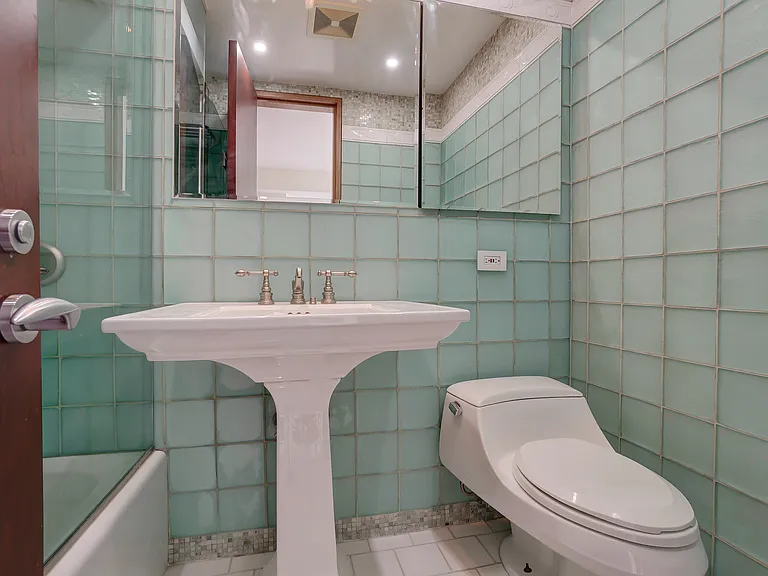 355 E 72nd St #1 — Photo 13