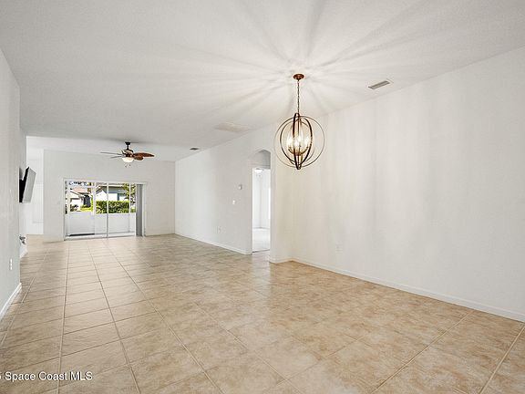 5th image of 3512 Carambola Cir