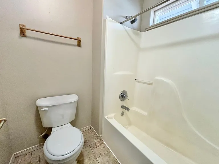 14 SE McKinley Ave #1 — Photo 23
