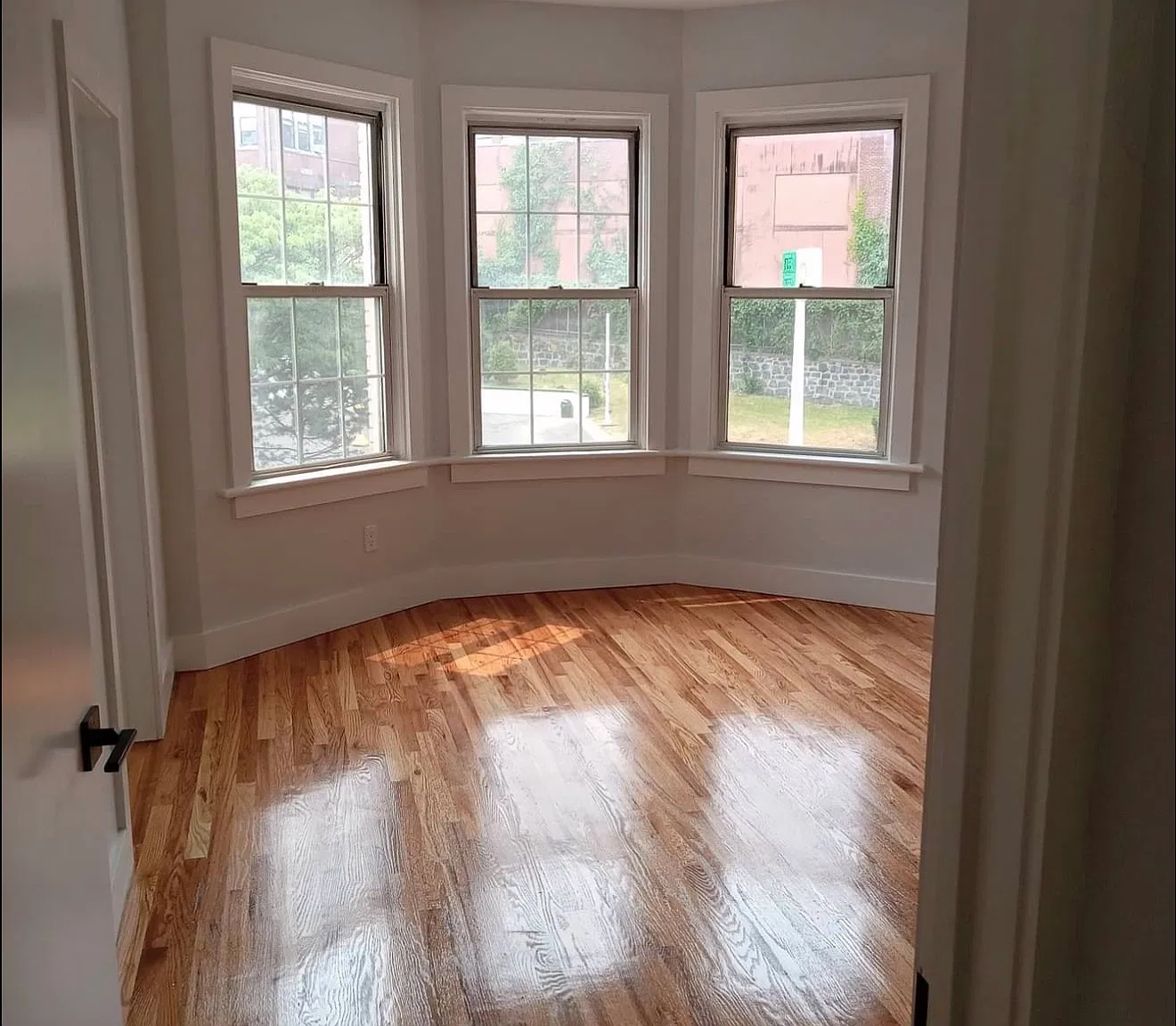 4 bed, 1200 sqft, $3,200 — Photo 1