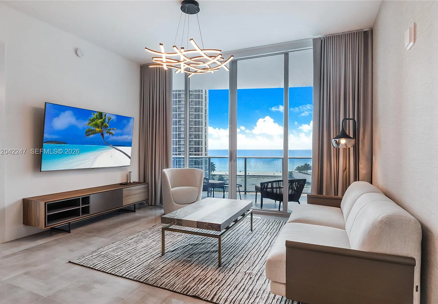Aurora Condominium — Photo 1