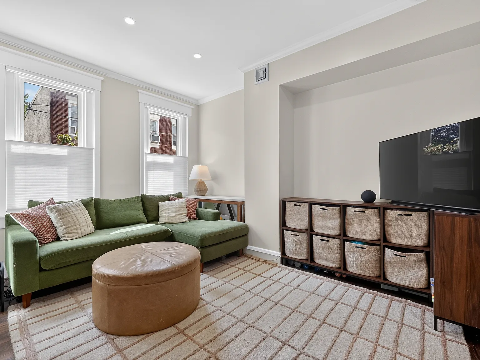 2 bed, 1.5 bath, 896 sqft, $1,945 — Photo 3